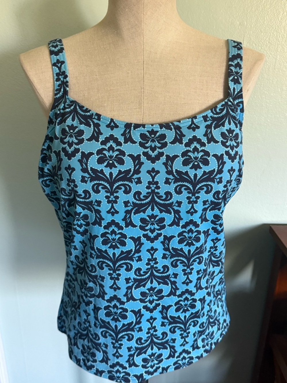 Lands End Light Blue Navy Blue Damask Pattern Swim Tankini Top Size 10